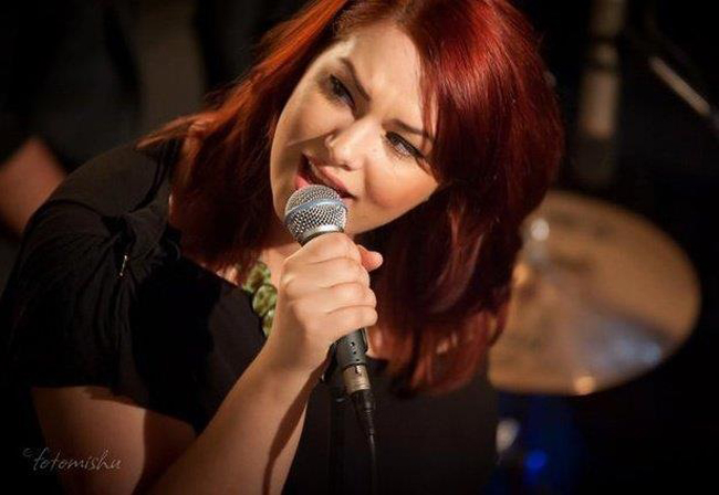 fely-donose-de-la-vocea-romaniei-daca-castig-o-mut-pe-mama-de-la-bloc-la-casa_2